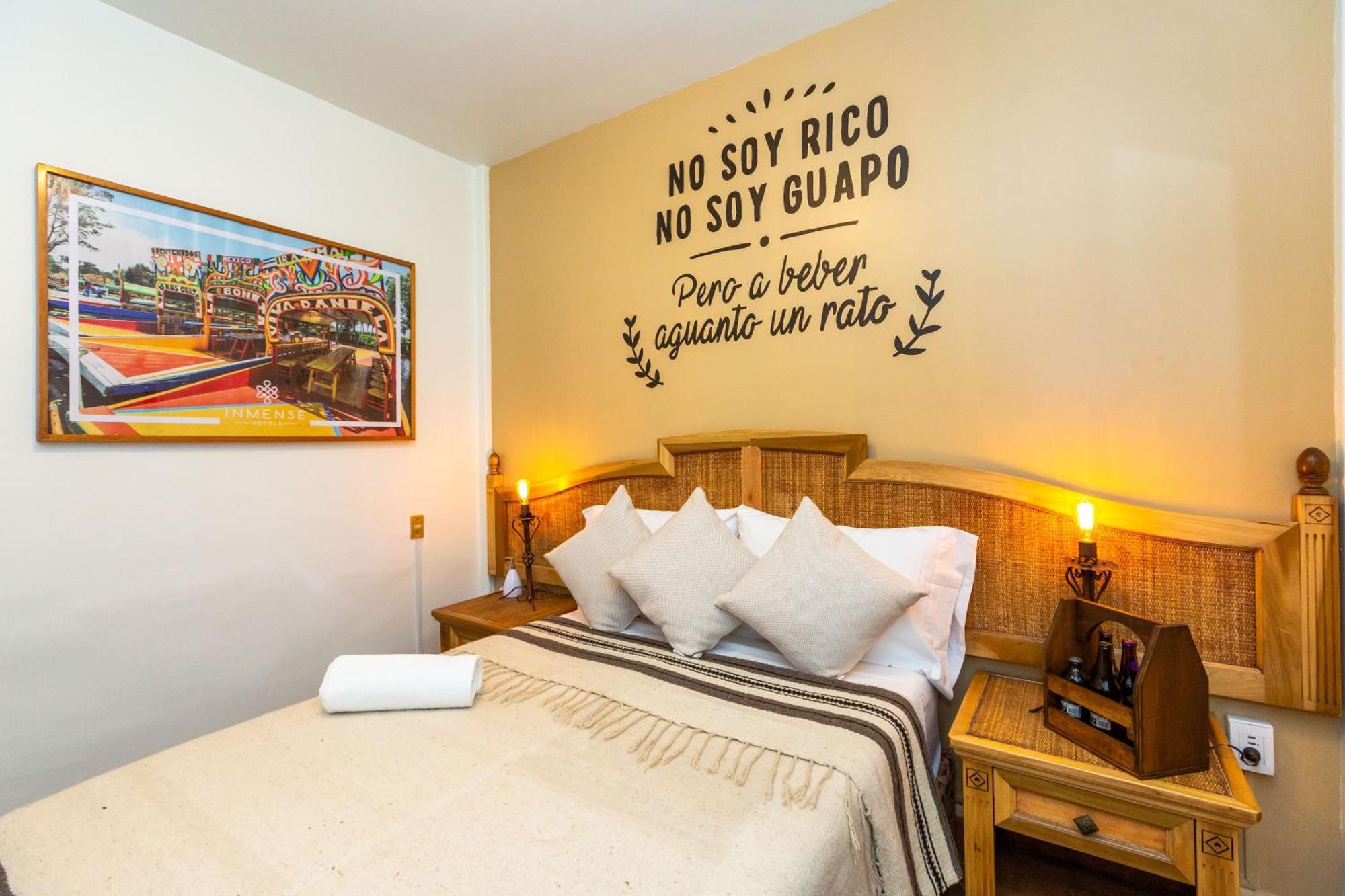 Mala Vecindad Beer Hotel Mexikóváros Kültér fotó